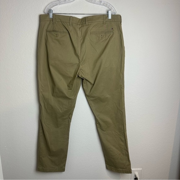 Tommy Hilfiger Mens Slim Fit Stretch Khaki Pants Size 38x32 - Picture 2 of 6